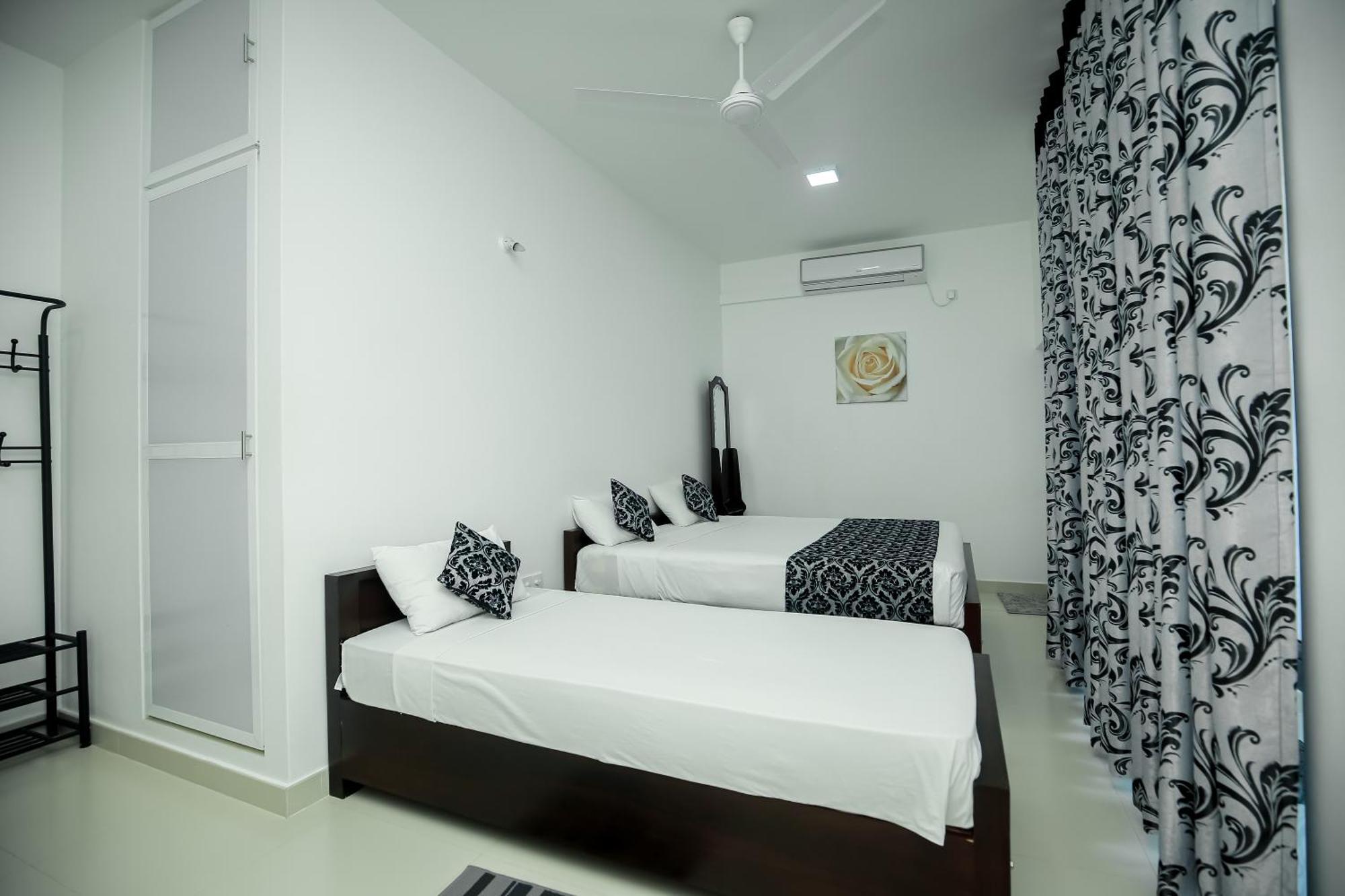 Roabaa Guesthouse باتيكالوا الغرفة الصورة